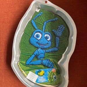 A bugs life cake pan
